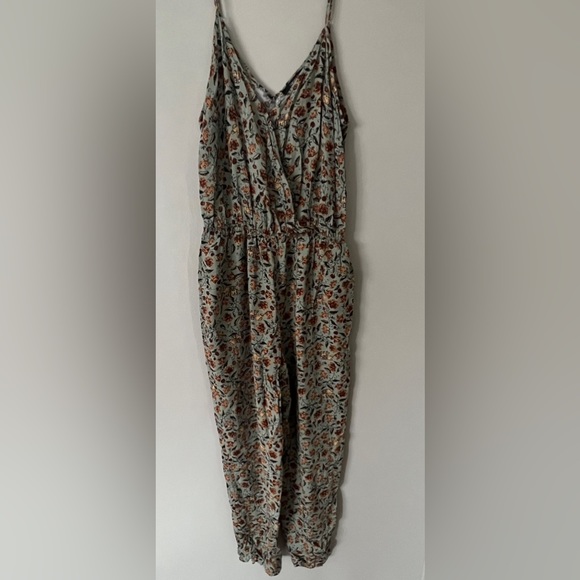 Forever 21 Pants - Woman’s floral romper size small